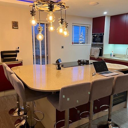 3 Bedroom Deganwy Sea View Beach House Ll31 Extérieur photo